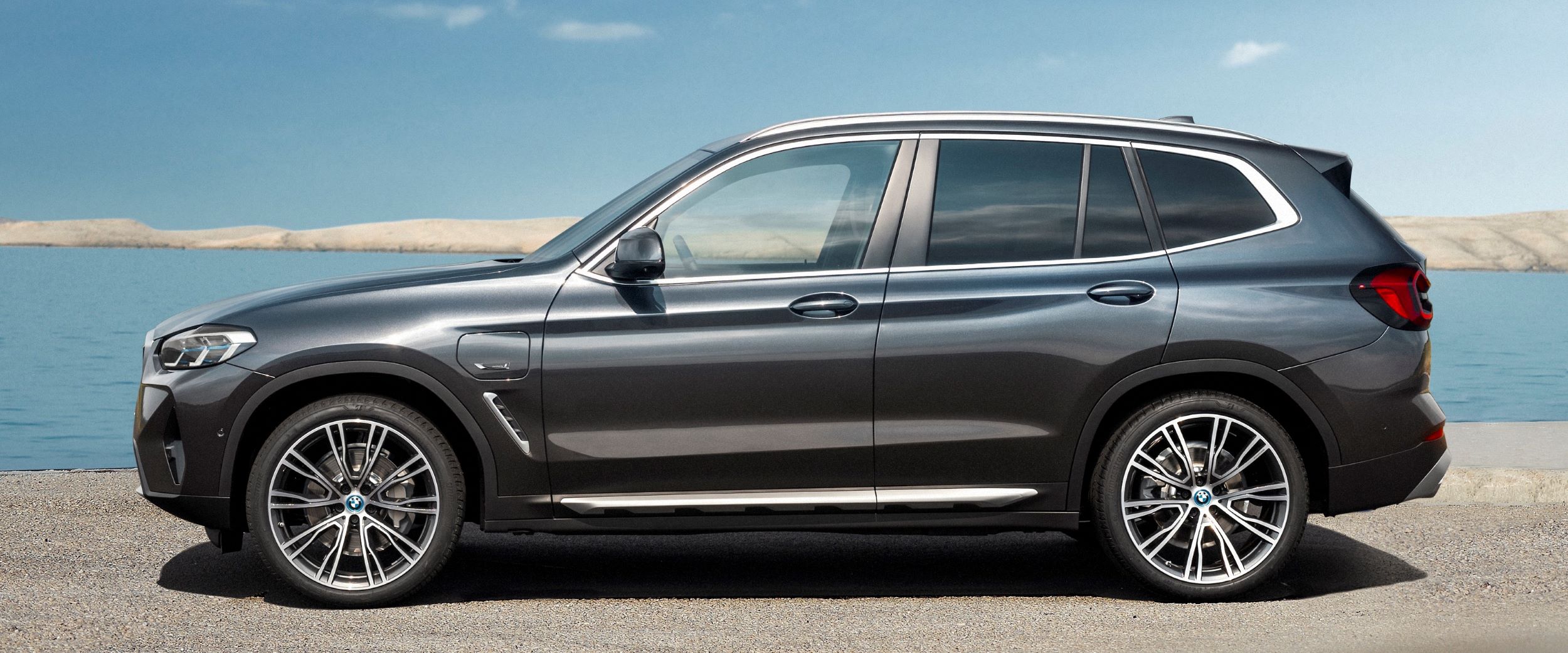 BMW X3 bok