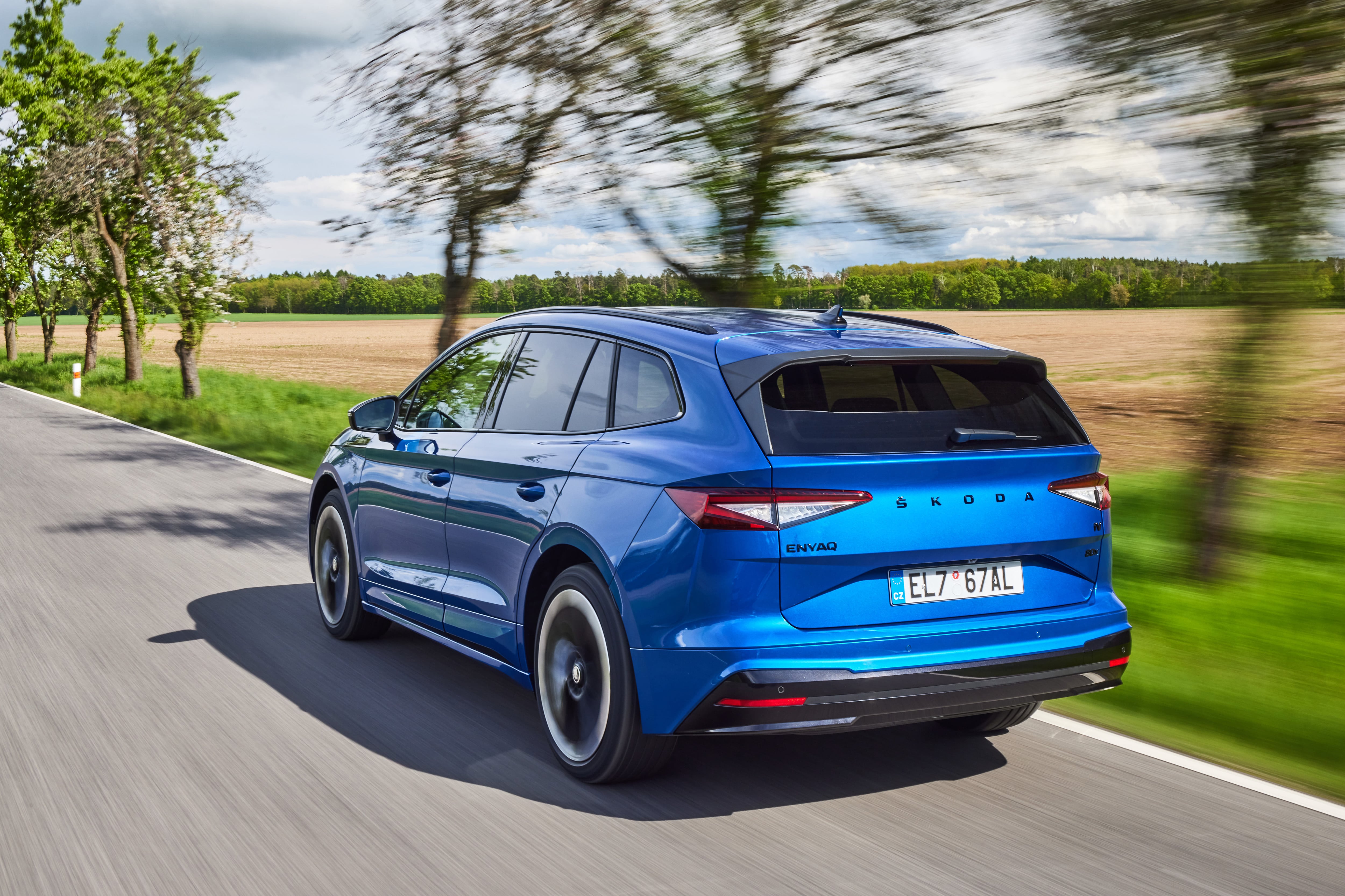 skoda-enyaq-sportline-jazda