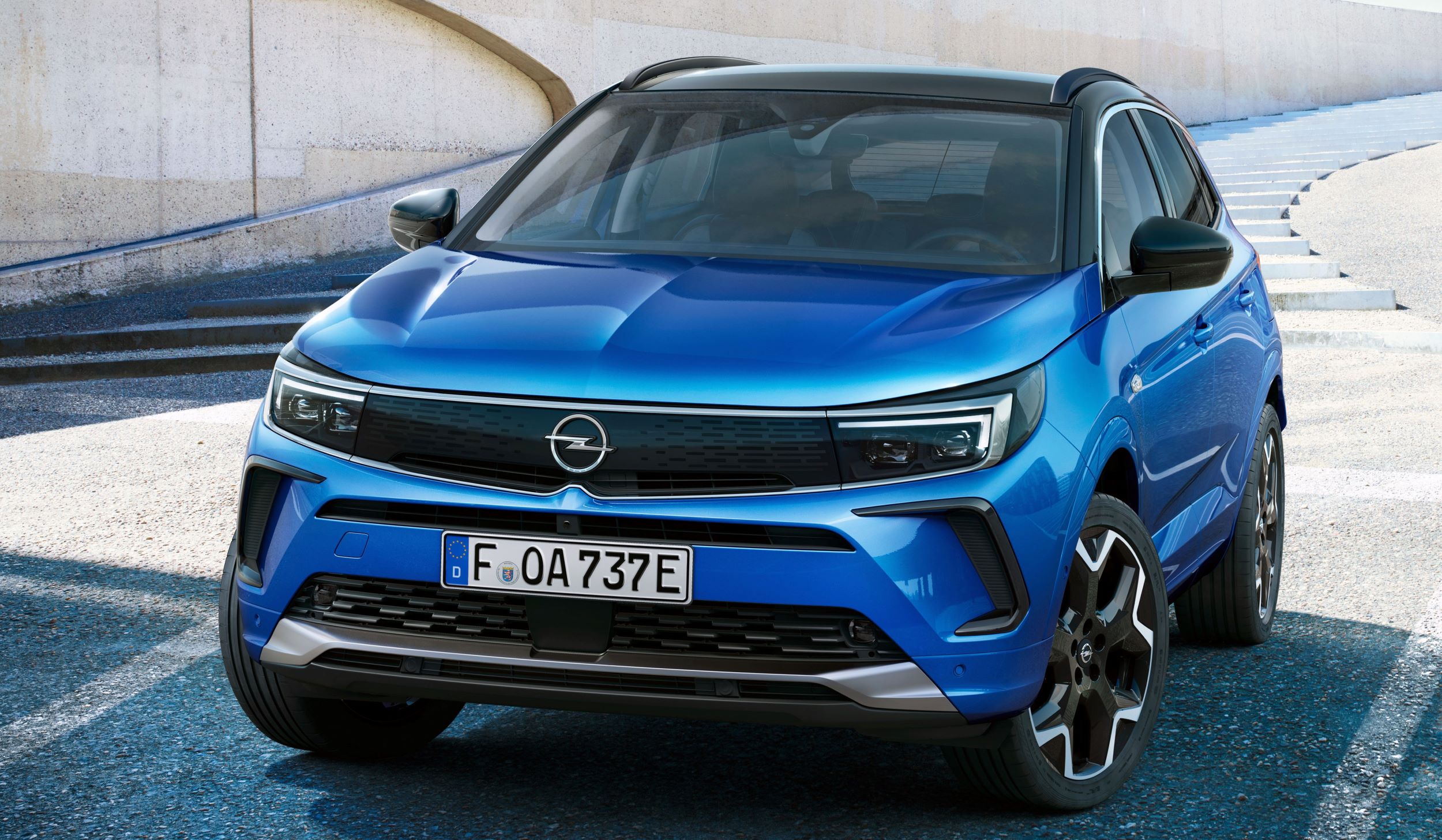 Opel Grandland przód