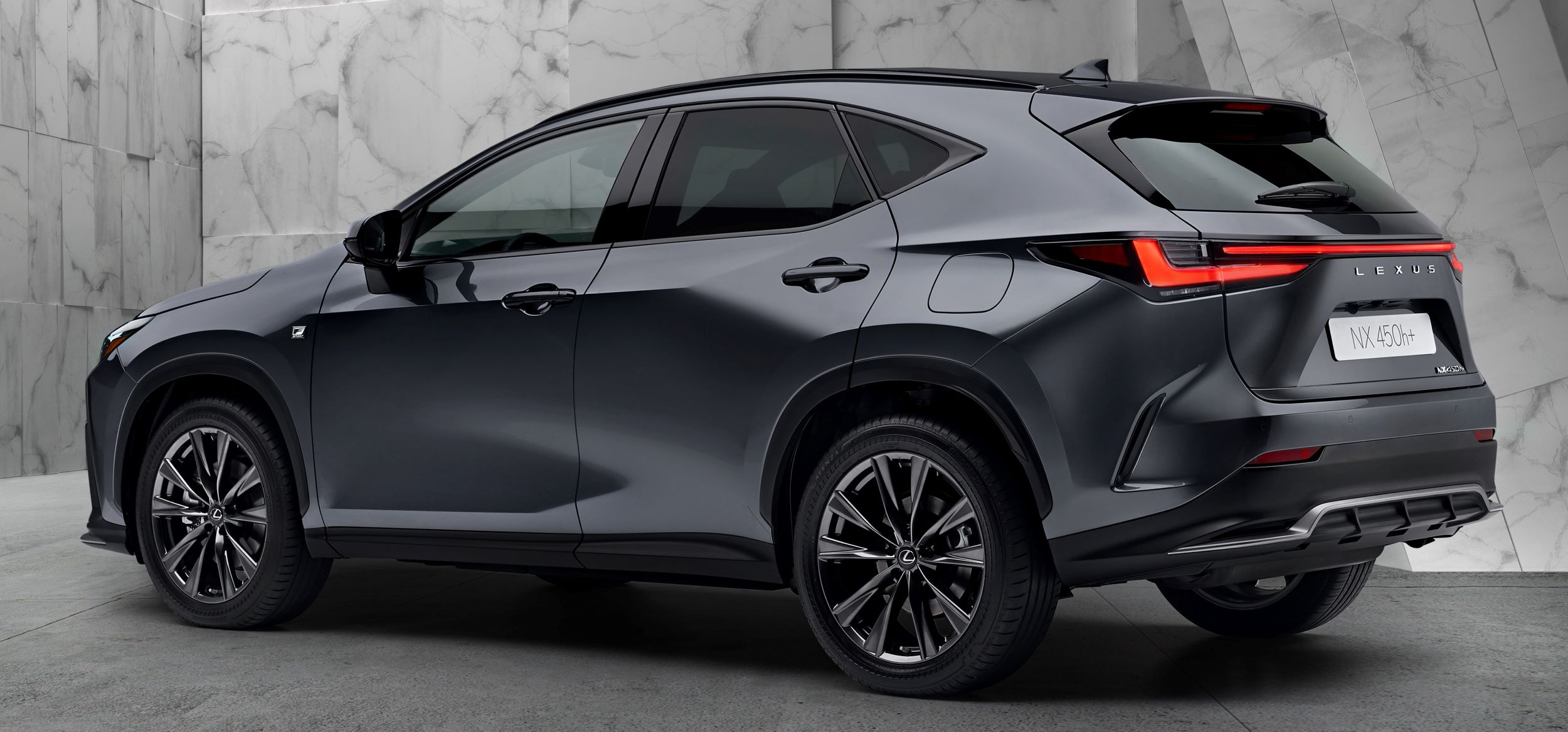 Lexus NX tył