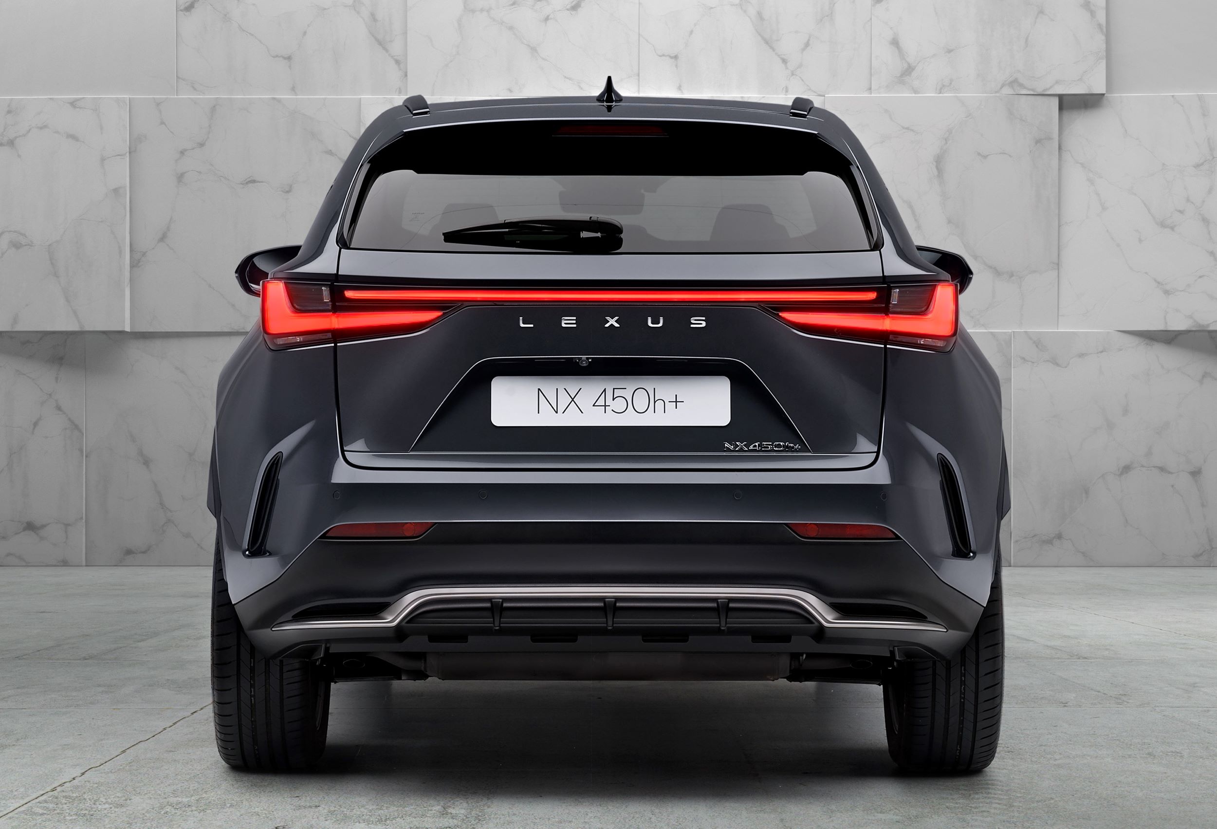 Lexus NX tył