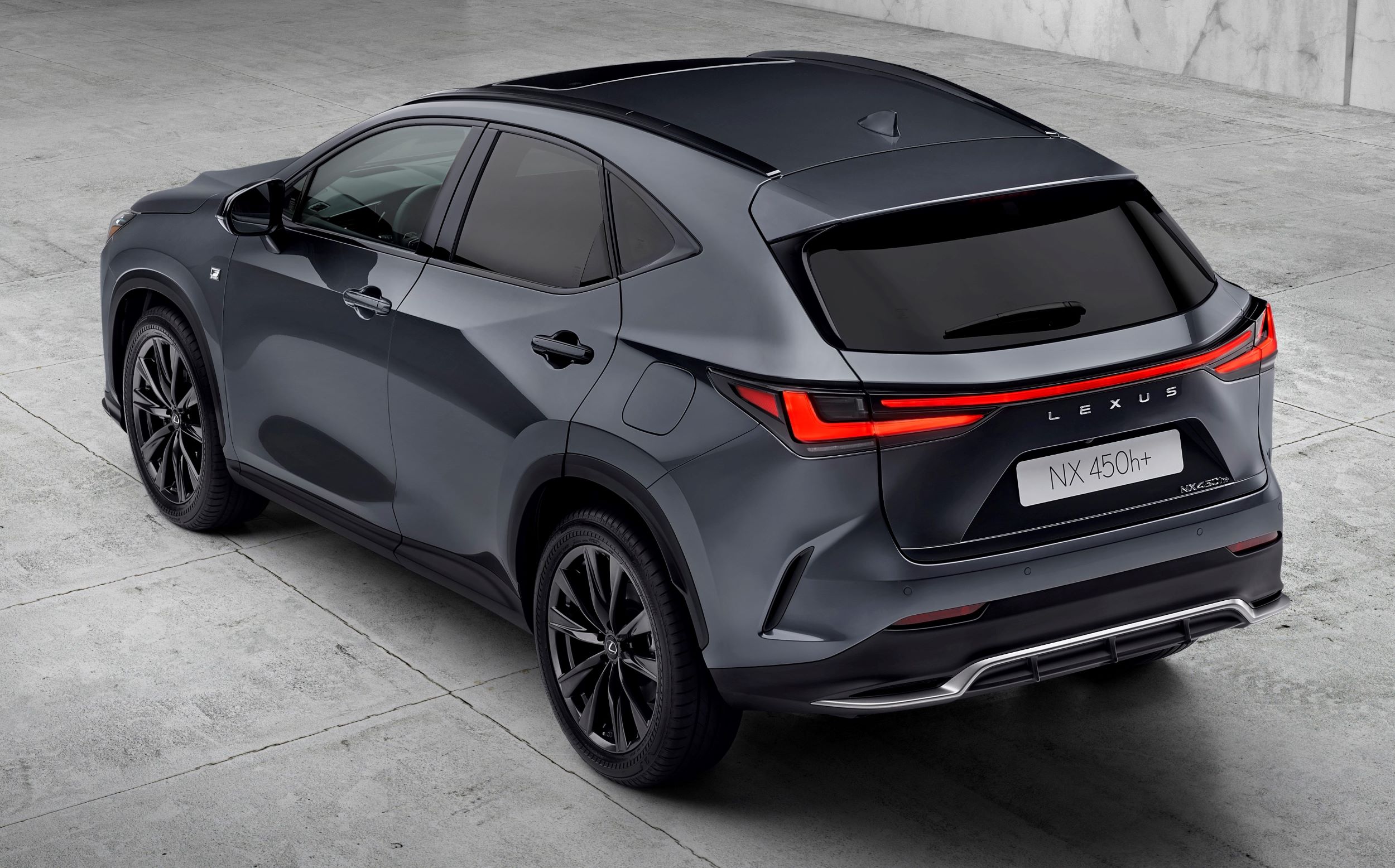 Lexus NX tył
