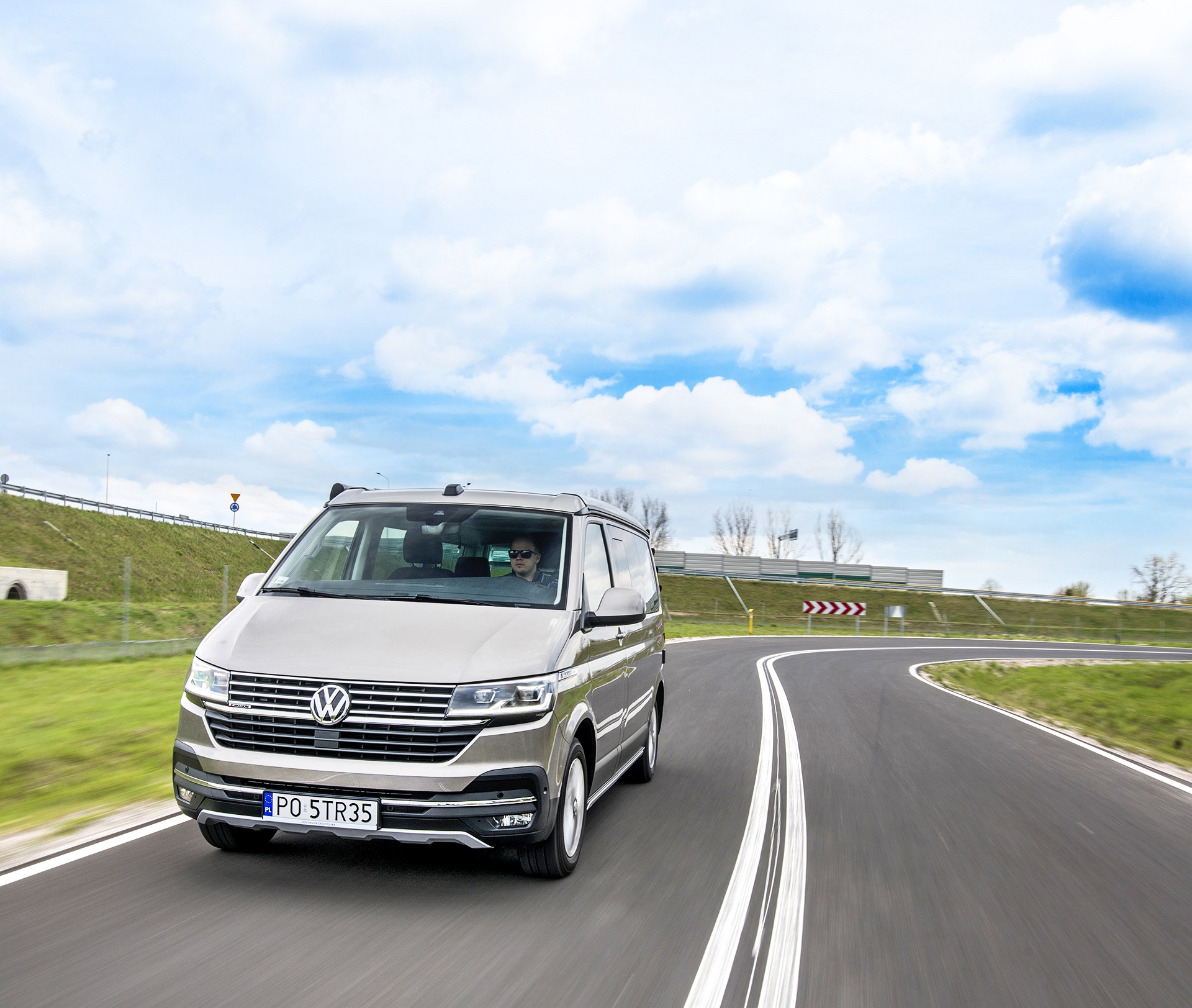 VW California 6.1 Beach Camper - przód