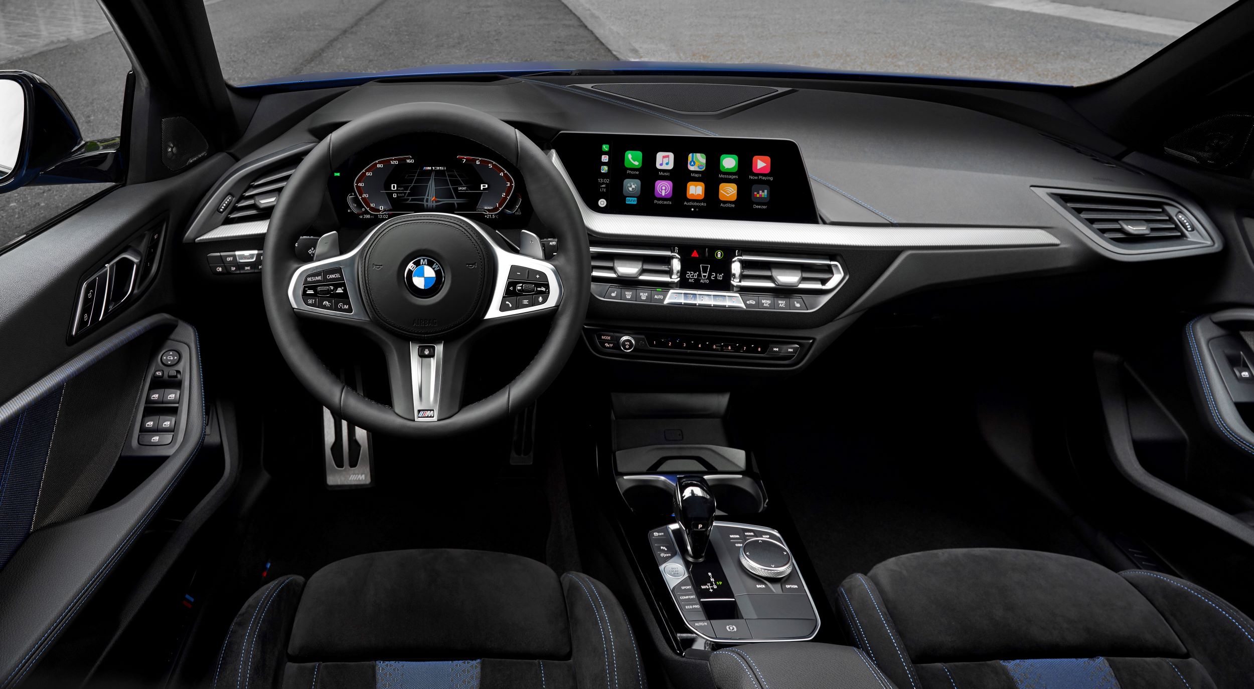 BMW M135i deska