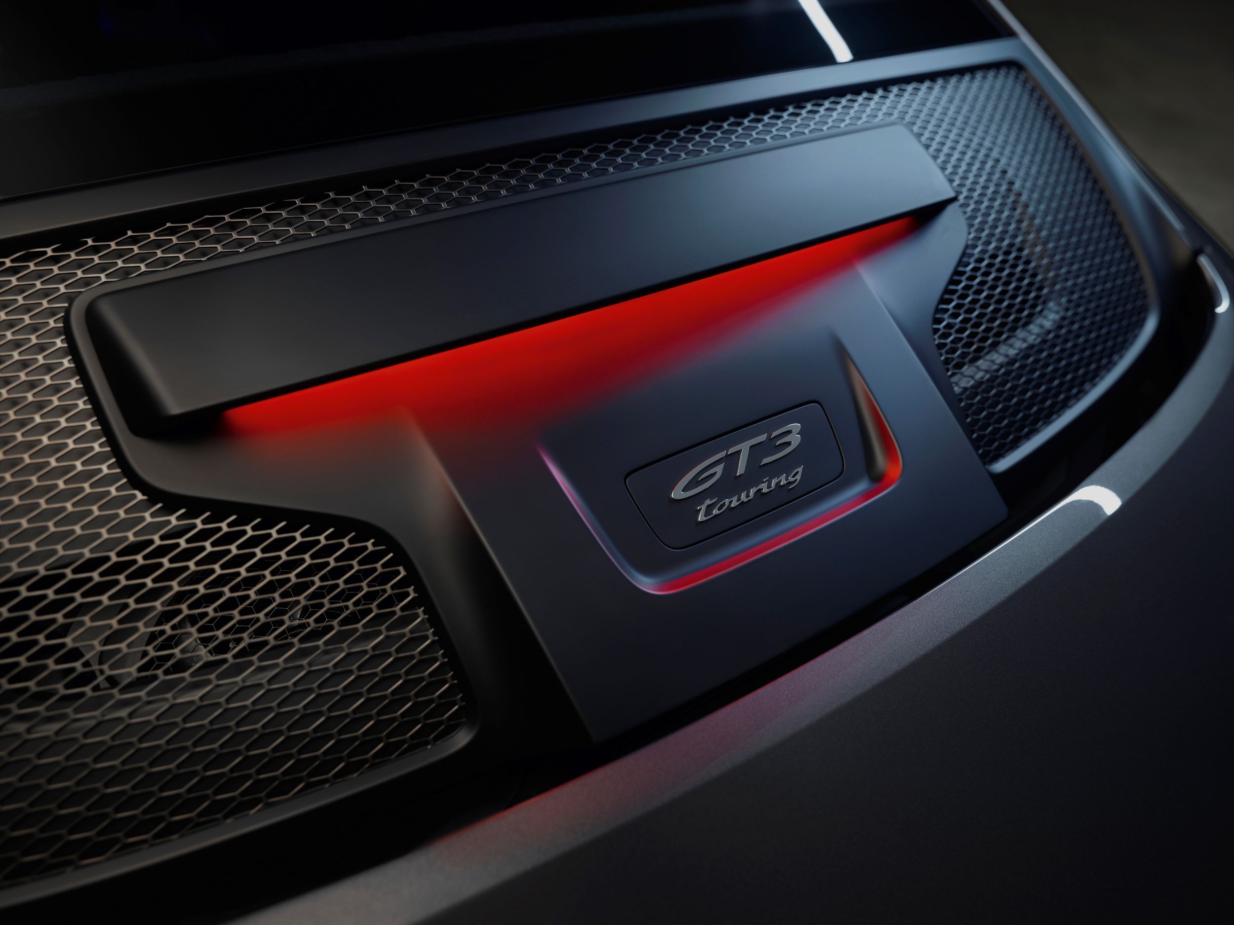 Porsche 911 GT3 Touring pokrywa silnika