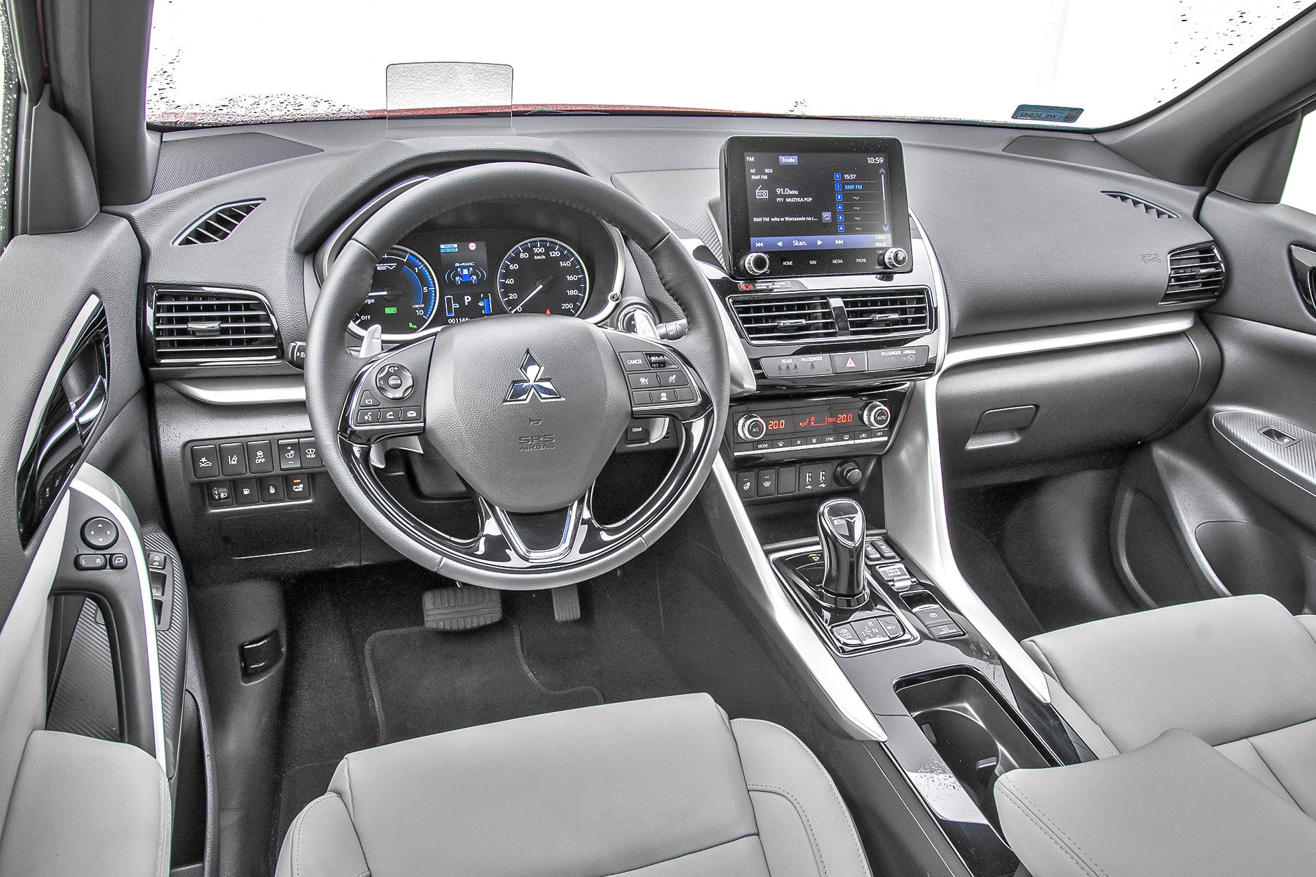 Mitsubishi Eclipse Cross PHEV - deska rozdzielcza
