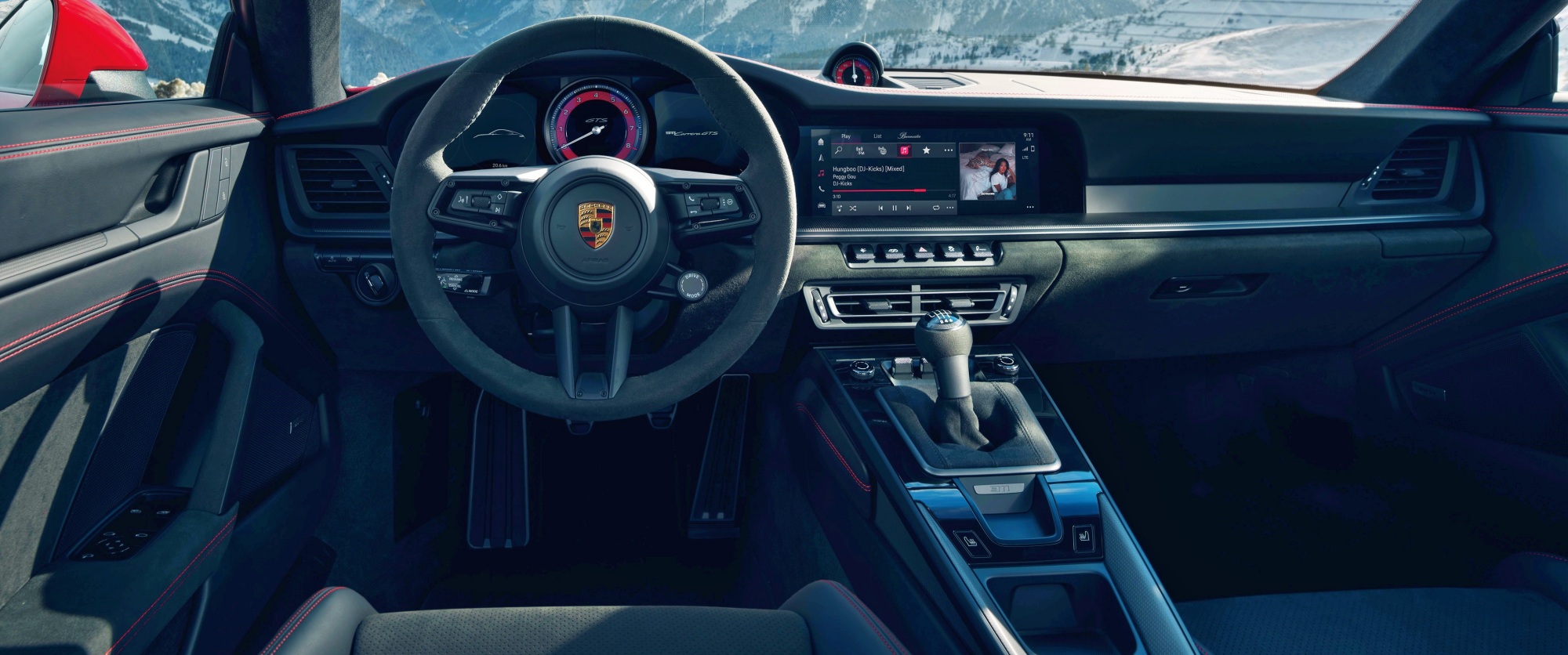 Porsche 911 GTS deska