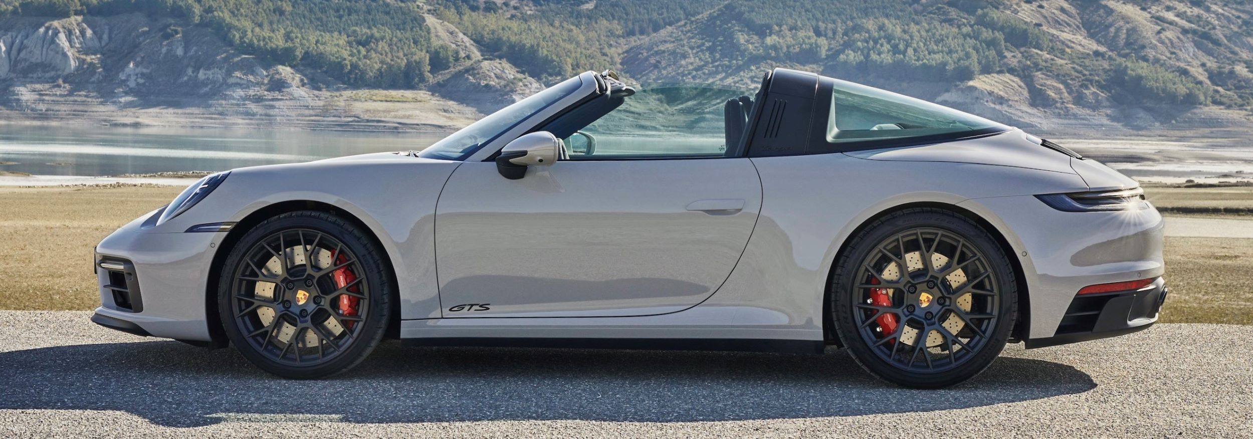 Porsche 911 GTS Targa bok