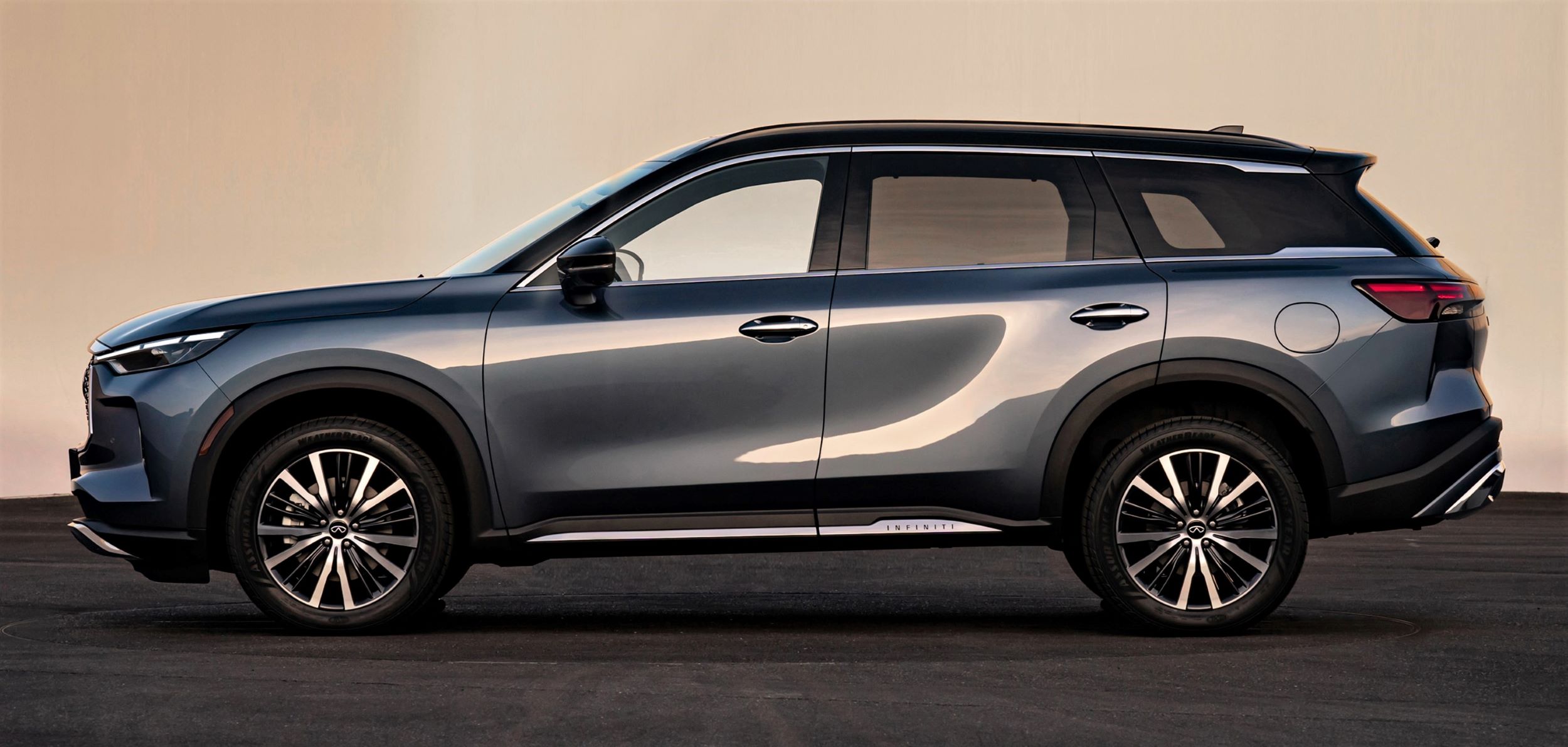 Infiniti QX60 bok