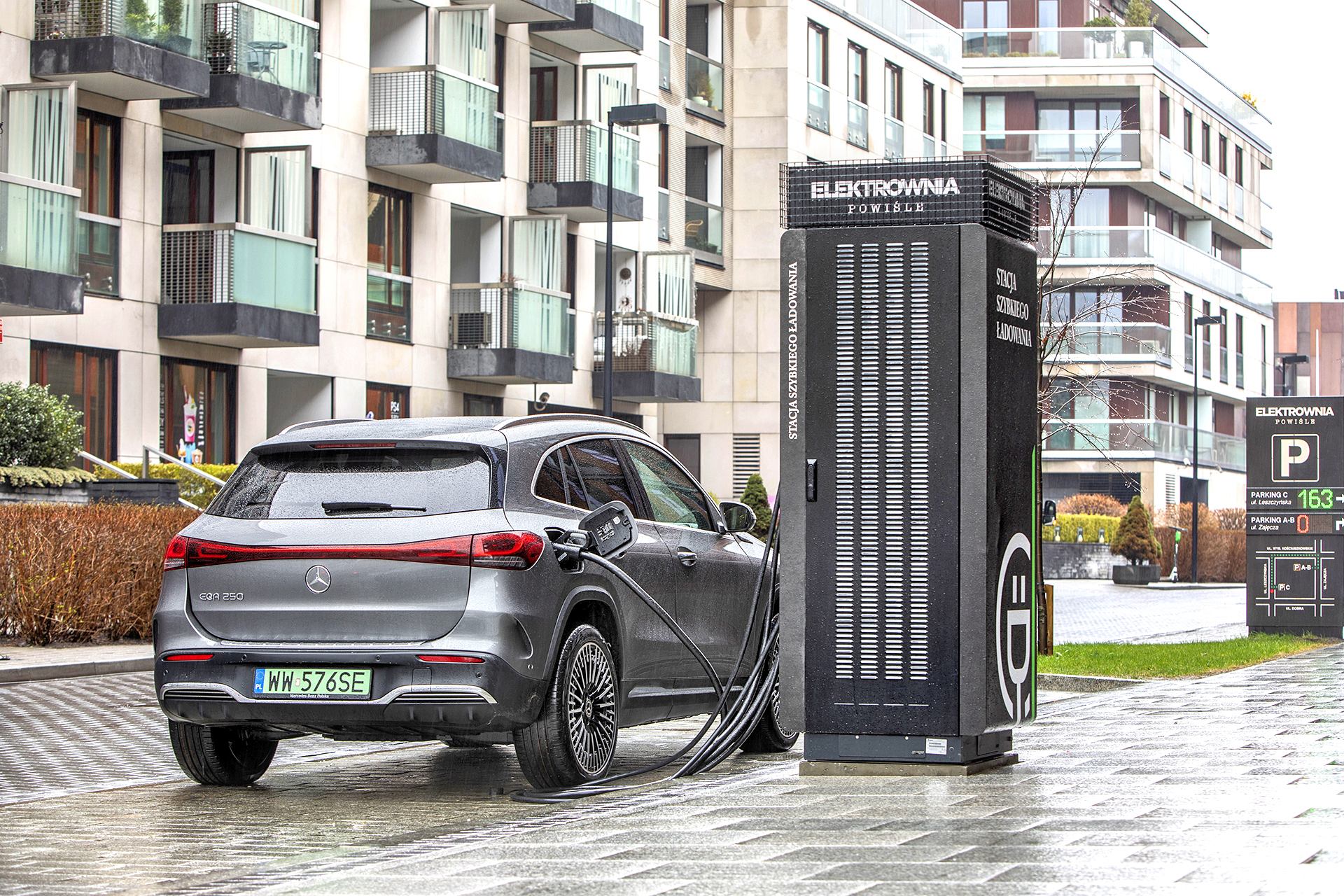 Mercedes EQA 250 - ładowanie