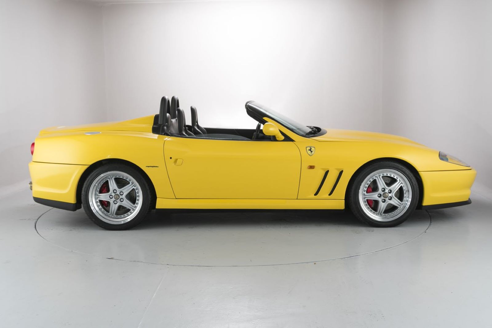 Ferrari 550 Barchetta Pininfarina - bok, profil