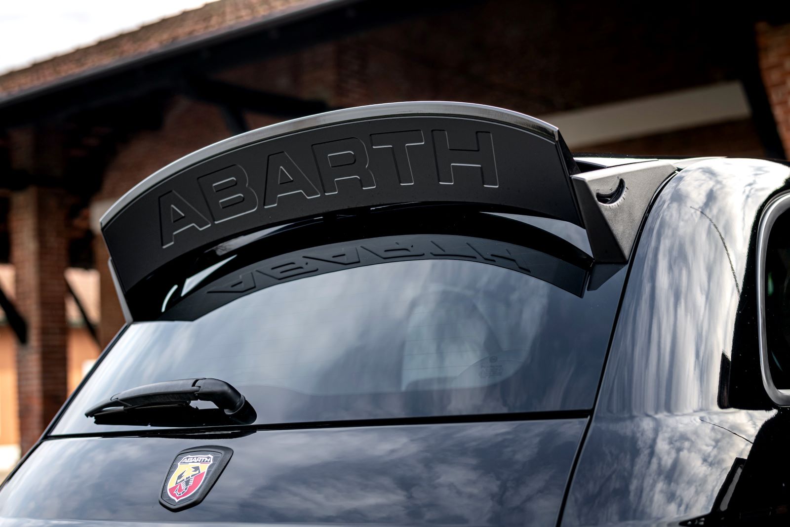 Abarth 695 Esseesse - tylny spoiler