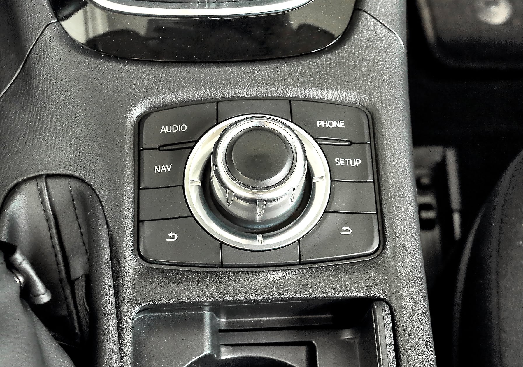 Mazda 6 III 2.2 SkyActiv-D – sterowanie multimediami