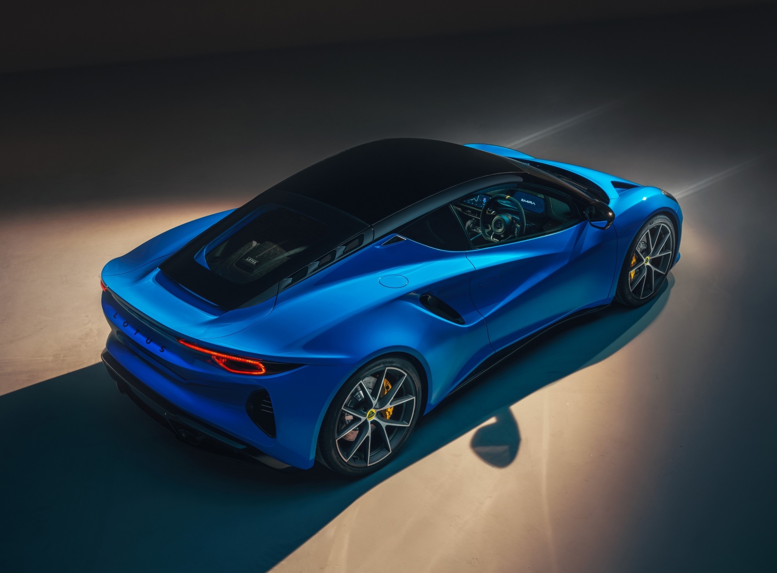 Lotus Emira - tył, widok z góry