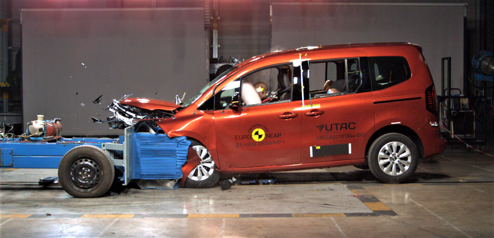 Renault Kangoo test czołowy Euro NCAP