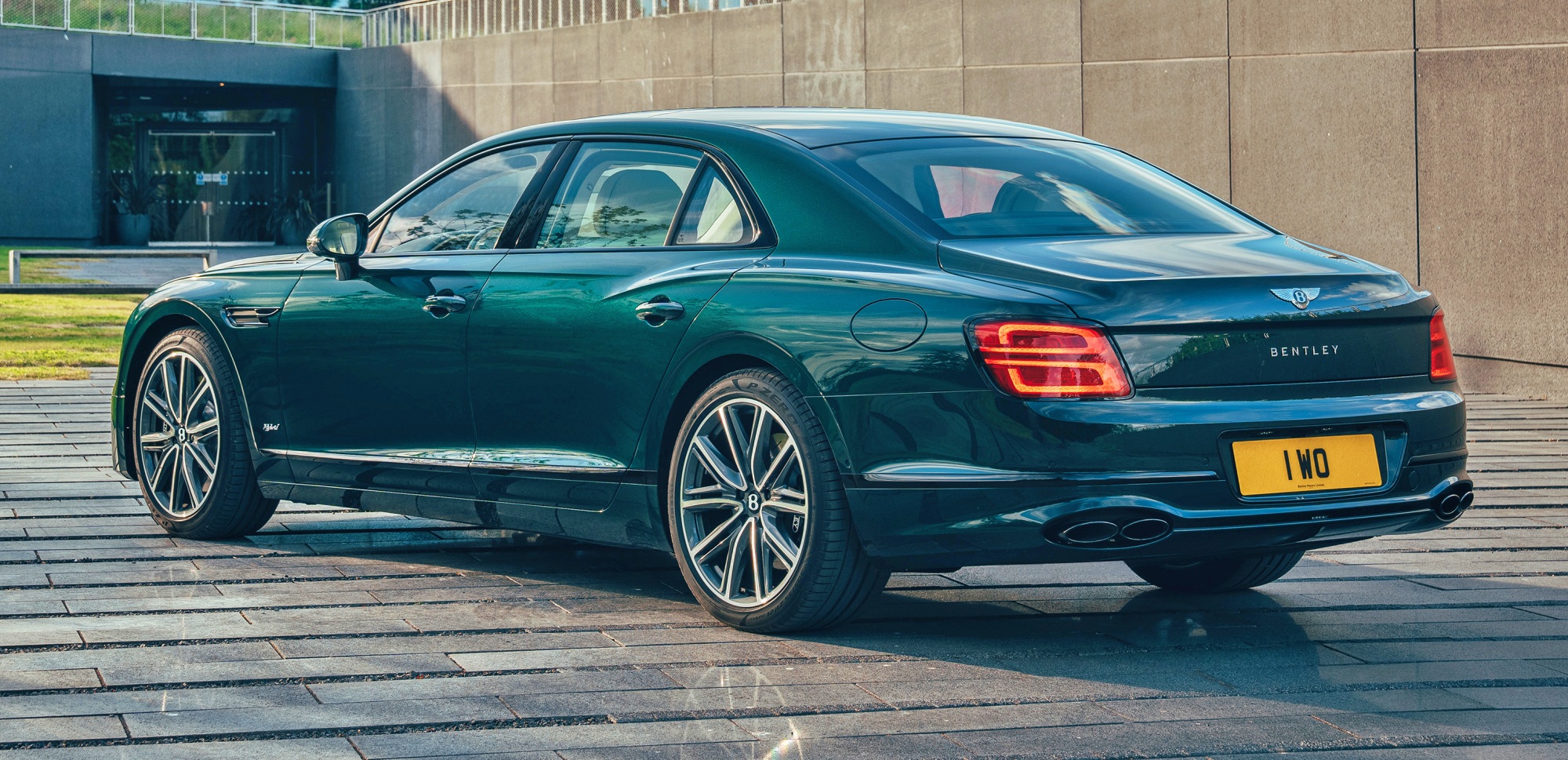 Bentley Continental Flying Spur Hybrid tył