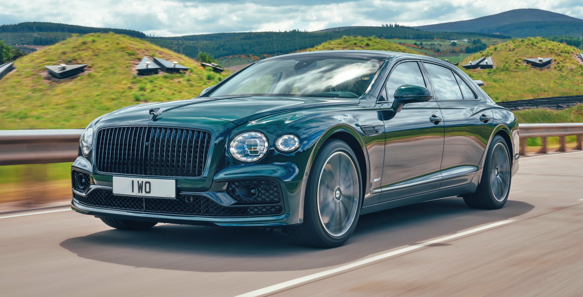 Bentley Continental Flying Spur Hybrid przód ruch