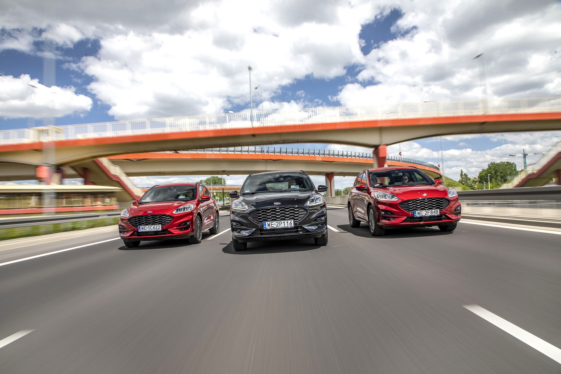 Fordy Kuga Hybrid - przody