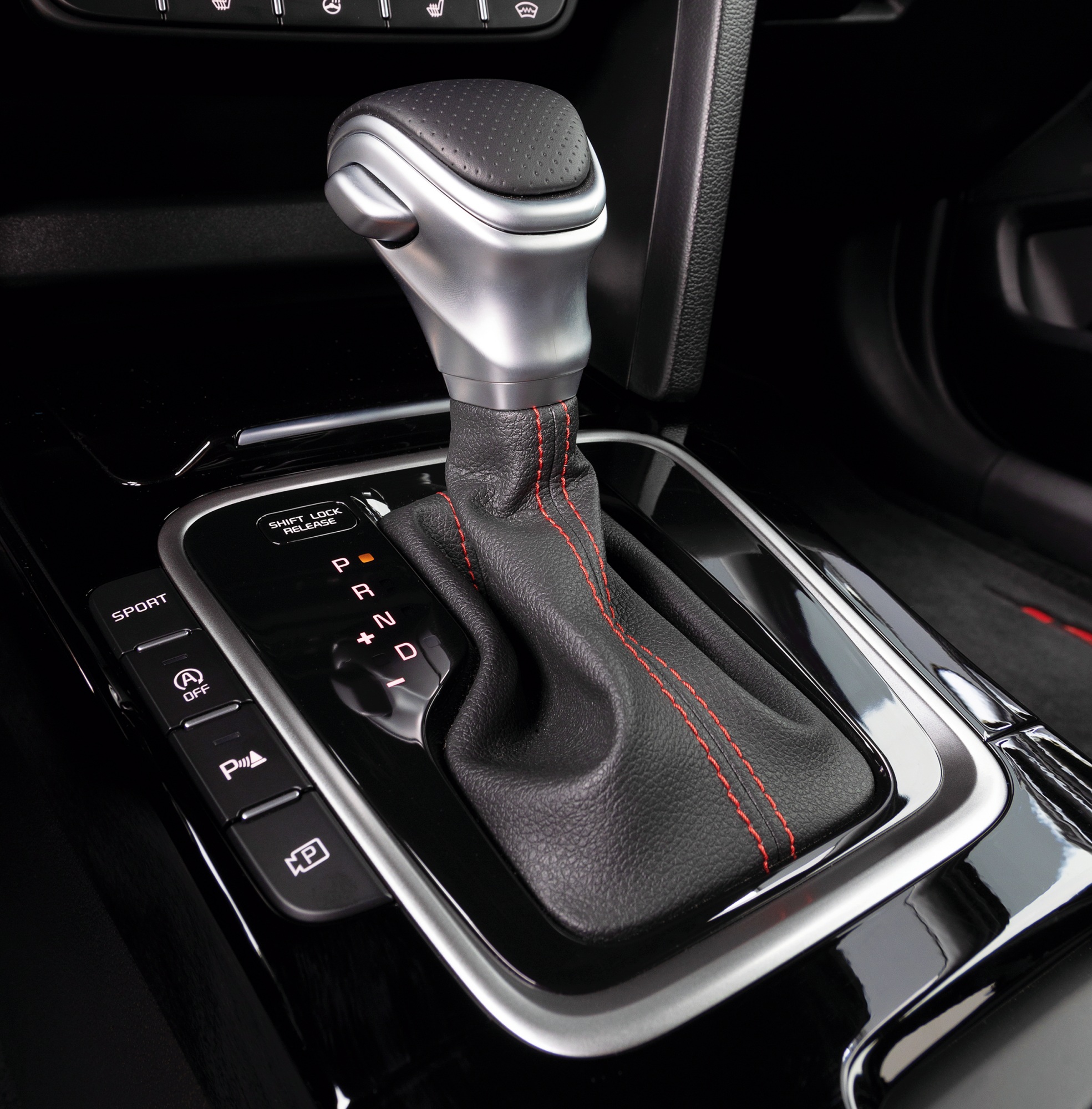 Kia Ceed dźwignia biegów