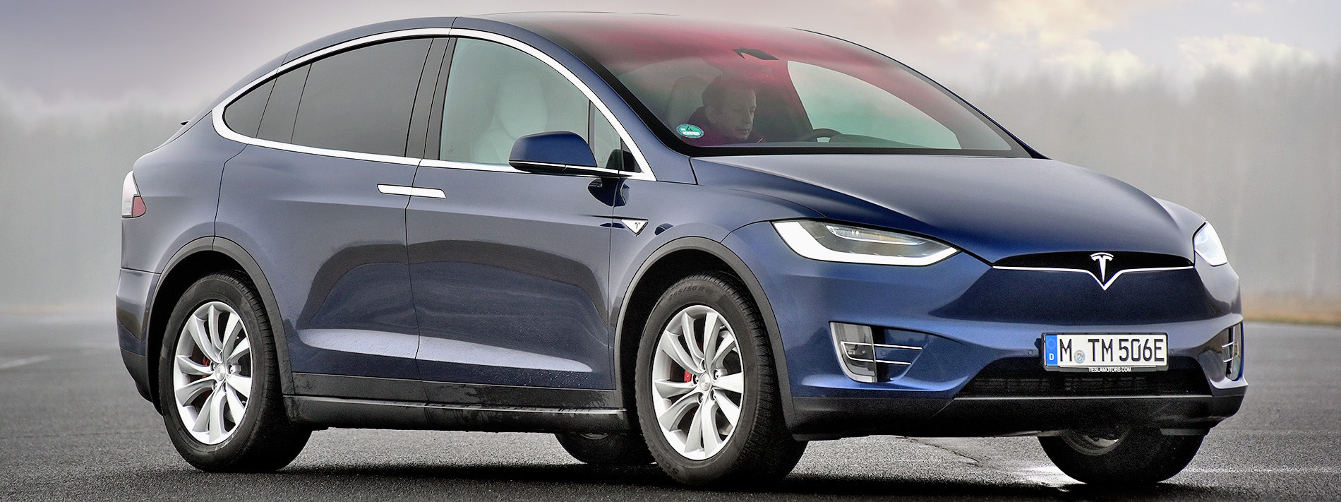 Tesla model X (od 2015 r.)