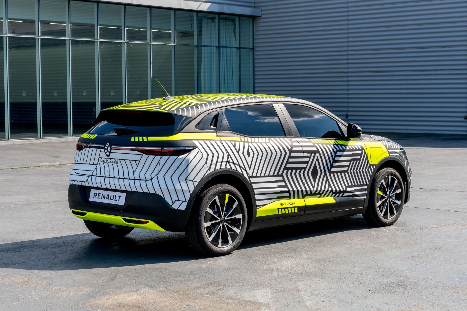 Renault MeganE - tył