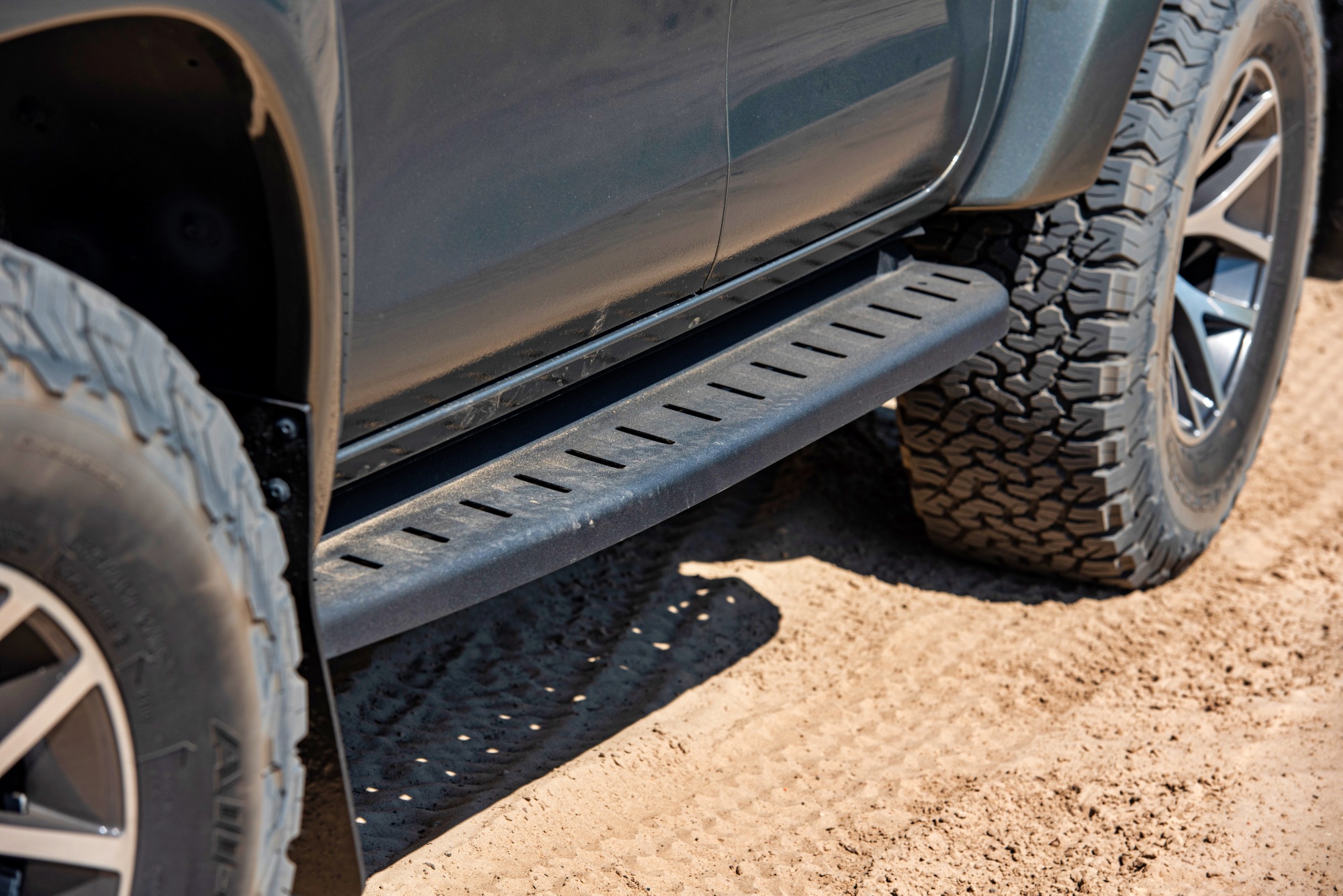 Toyota Hilux Arctic Trucks progi