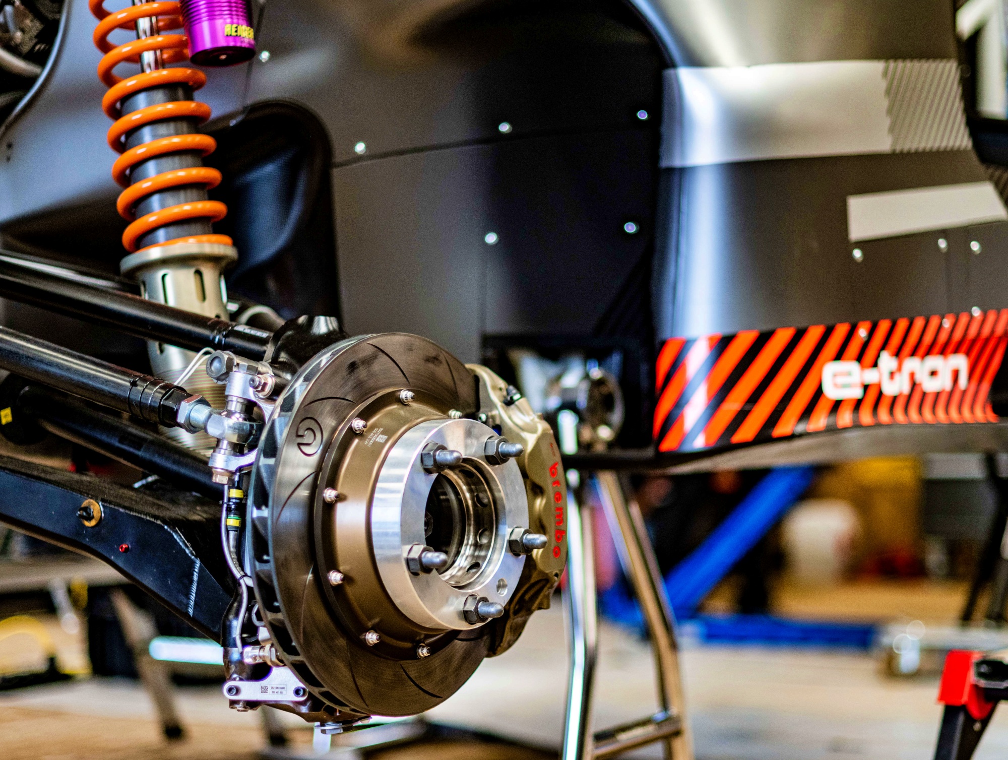 Audi RS Q e-tron zawieszeie