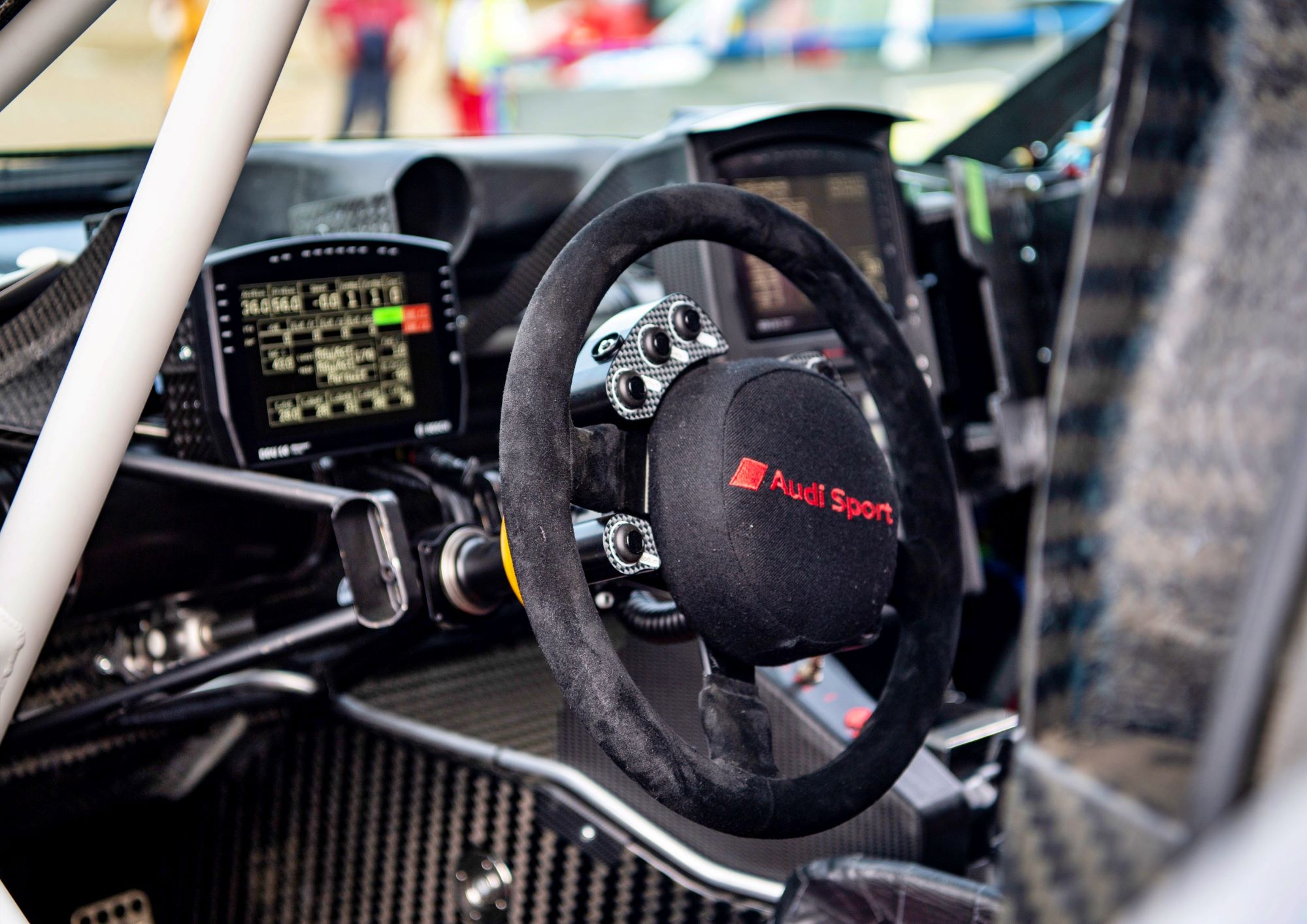 Audi RS Q e-tron wnętrze