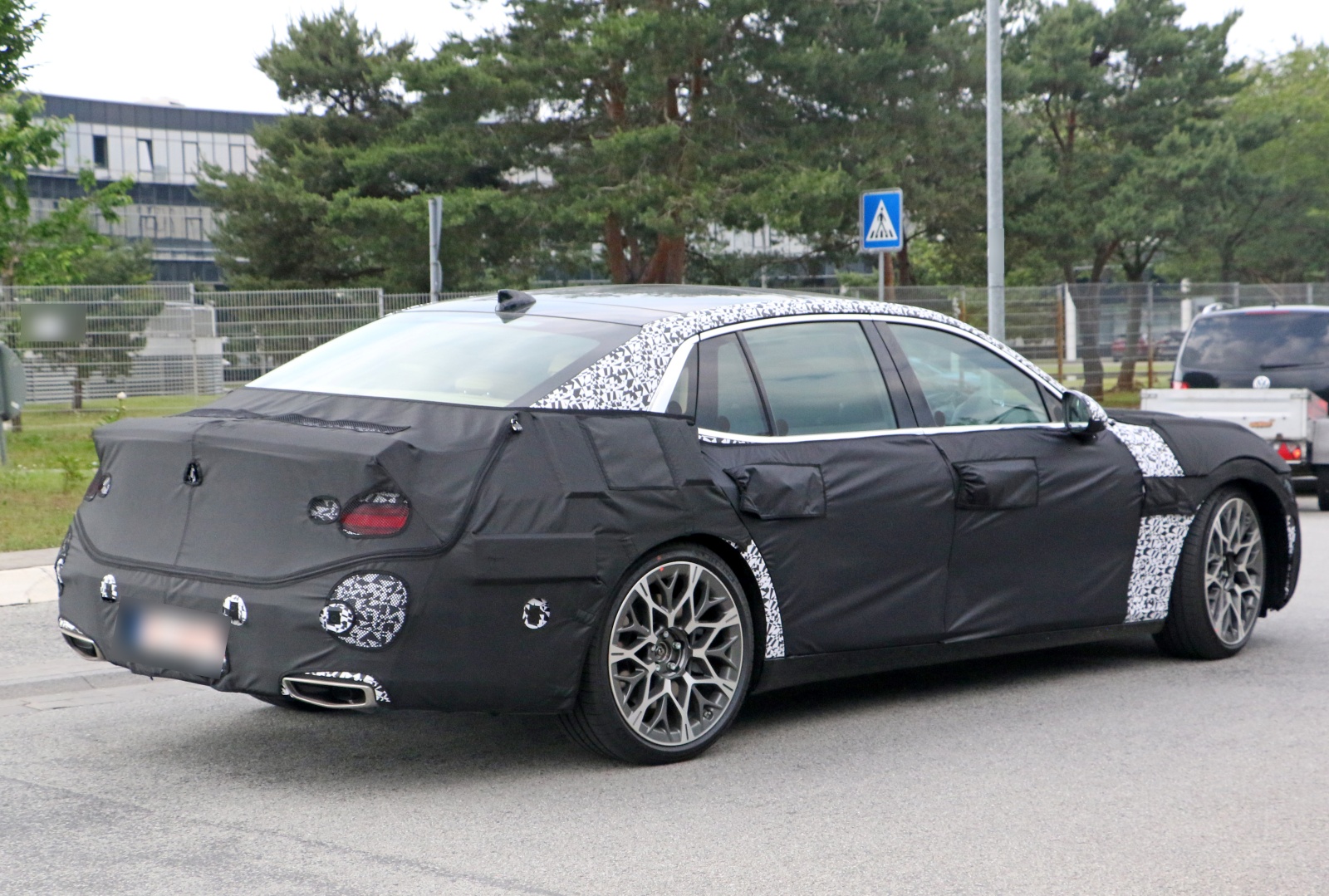 Genesis G90 druga generacja - tył