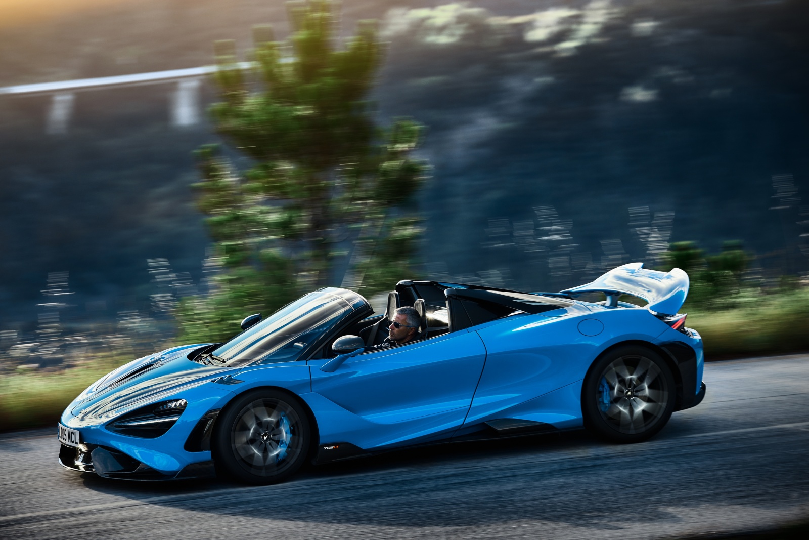 McLaren 765LT Spider - bok, profil, spoiler