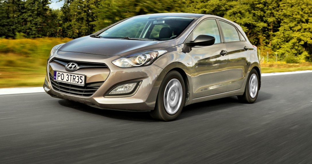 Hyundai i30 II 1.4 CRDi w ruchu – przód i bok