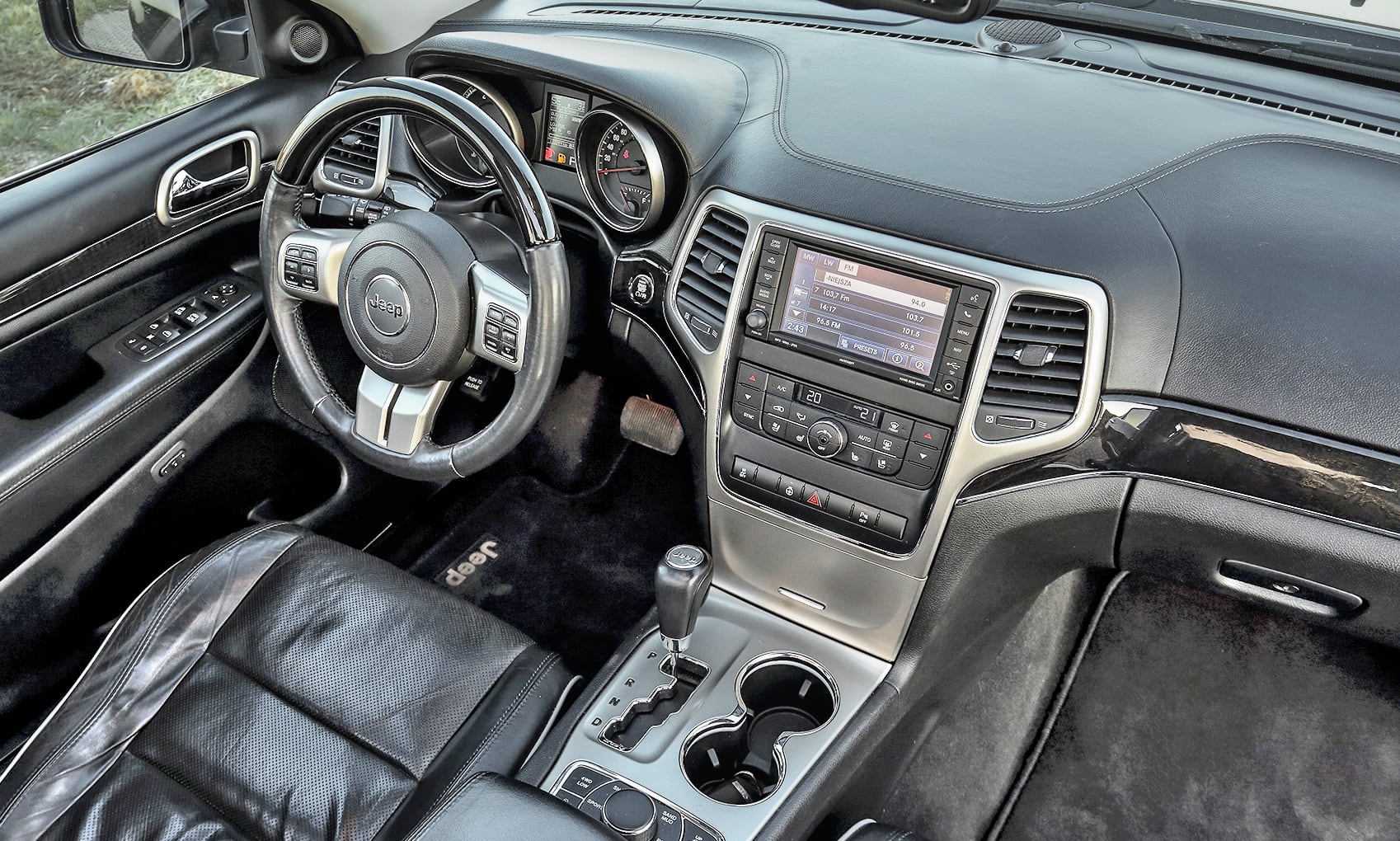 Jeep Grand Cherokee WK2 3.0 CRD deska rozdzielcza