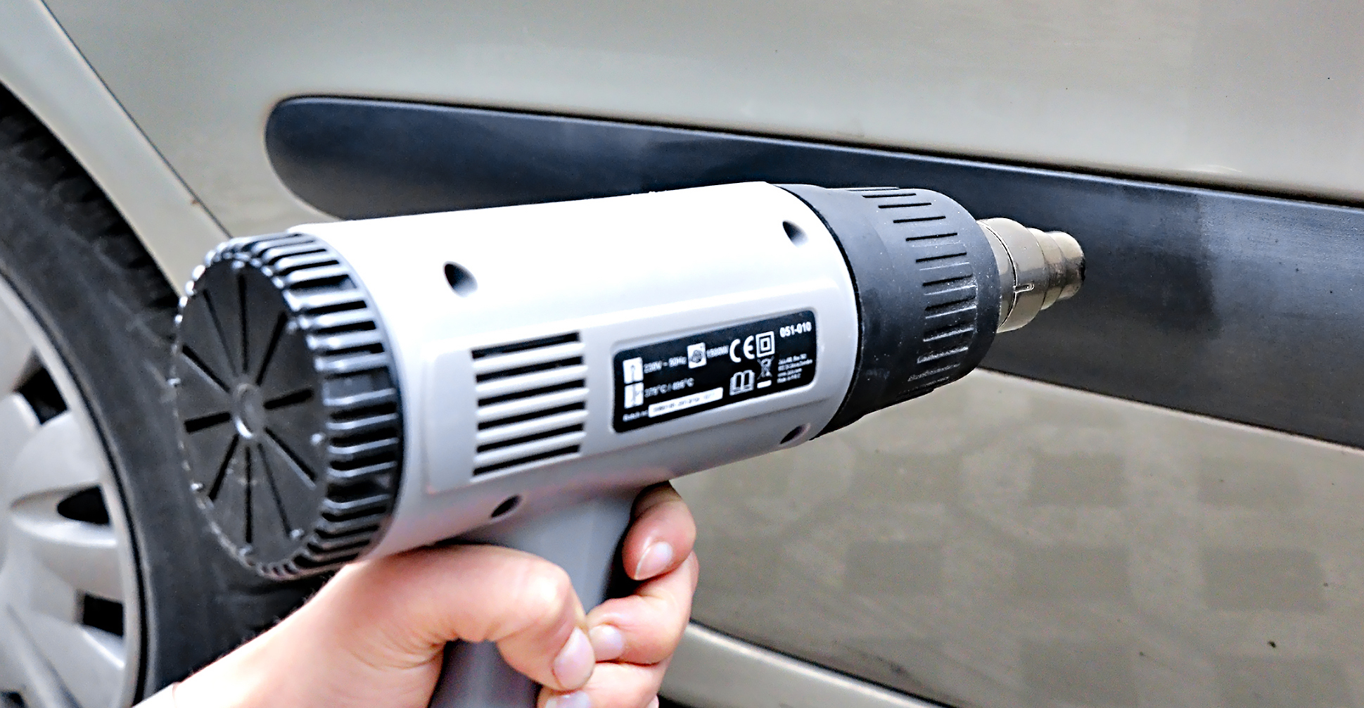 Czernienie listew opalarką