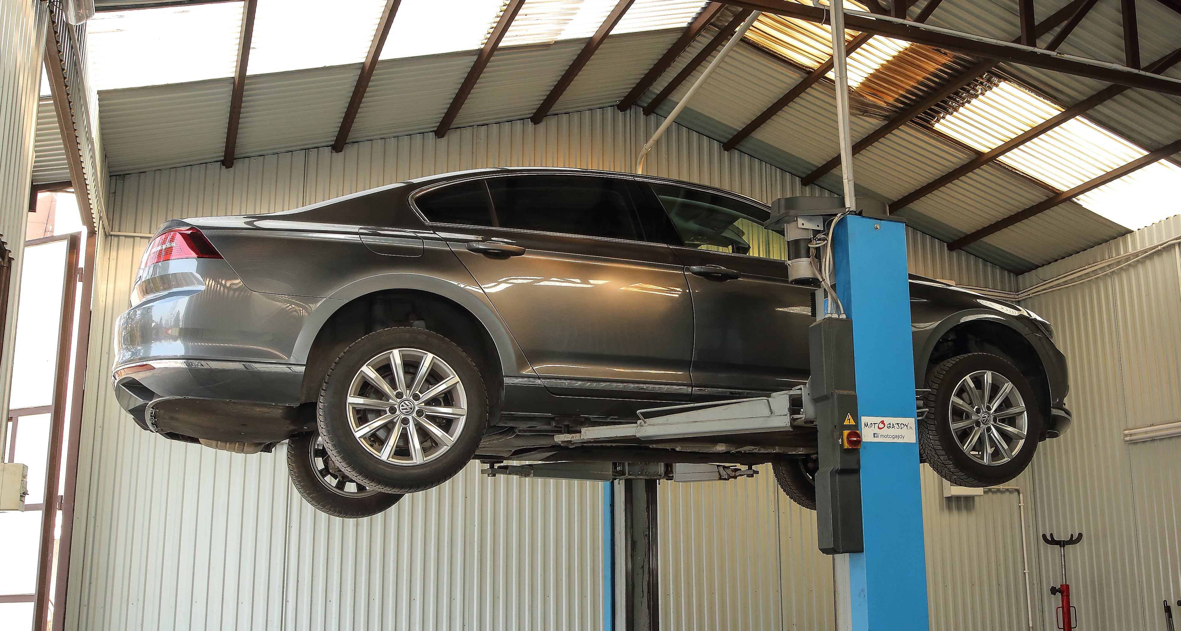 Volkswagen Passat (B8) 1.8 TSI na podnośniku