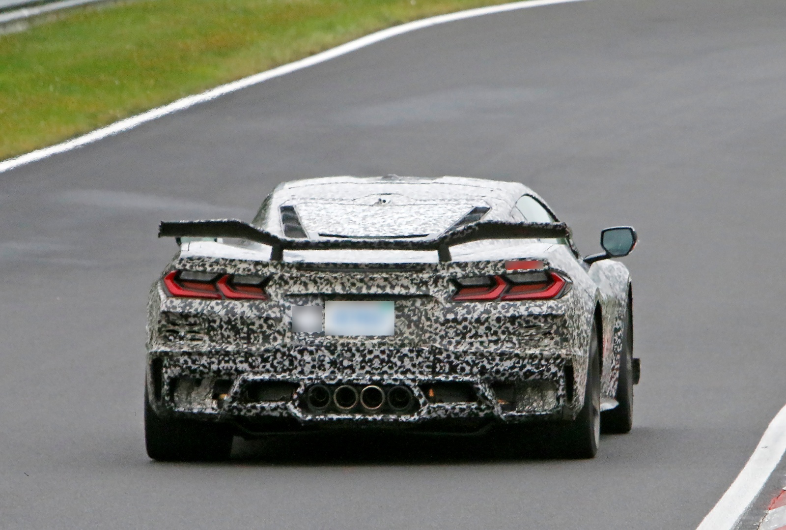 Chevrolet Corvette Z06 - tył, spoiler