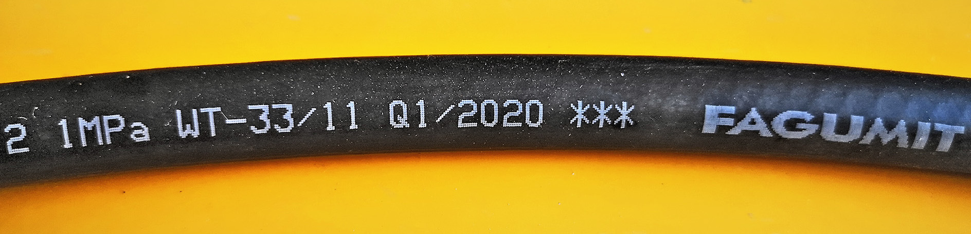 Wiek podzespołów: przewód gumowy