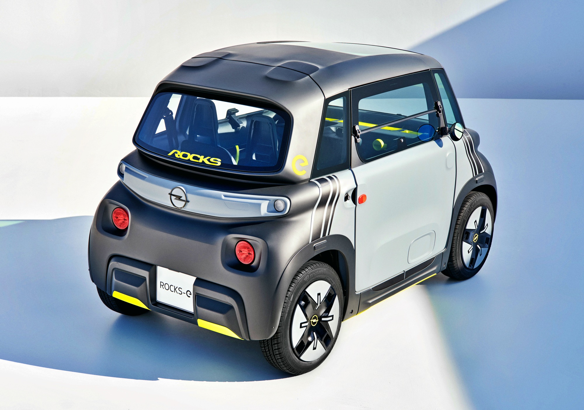 Opel Rocks-e tył