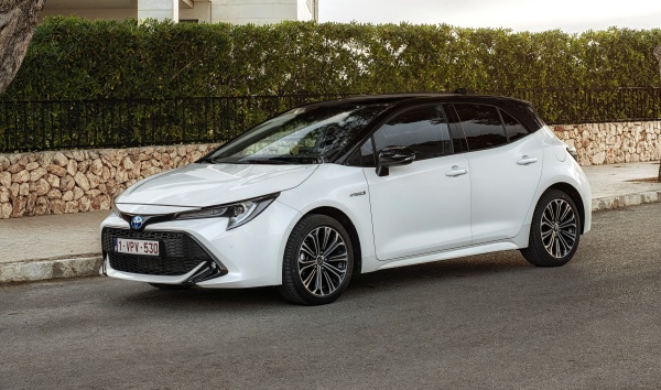 Toyota Corolla XII - przód