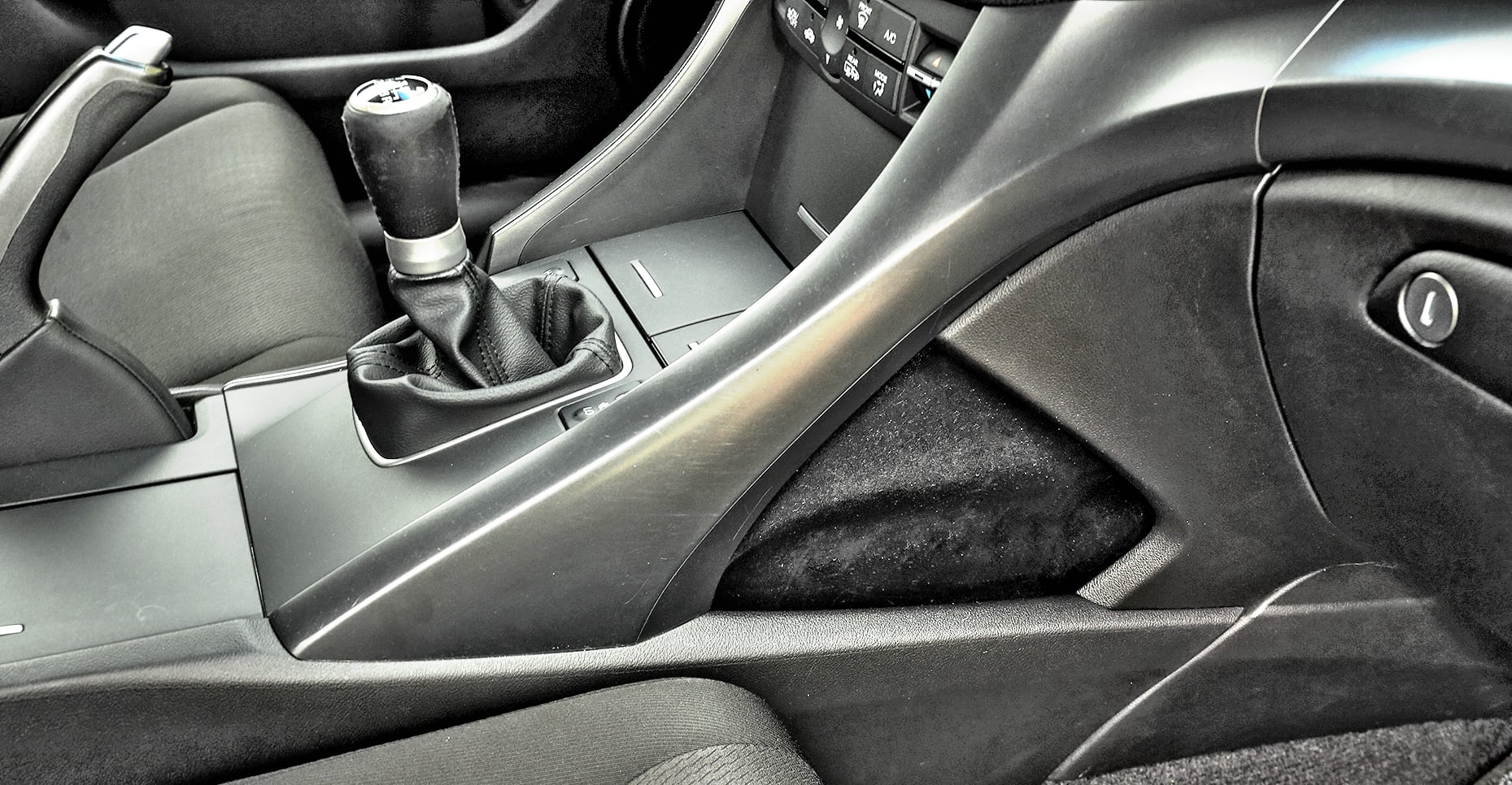 Honda Accord VIII 2.0 Tourer schowki w konsoli