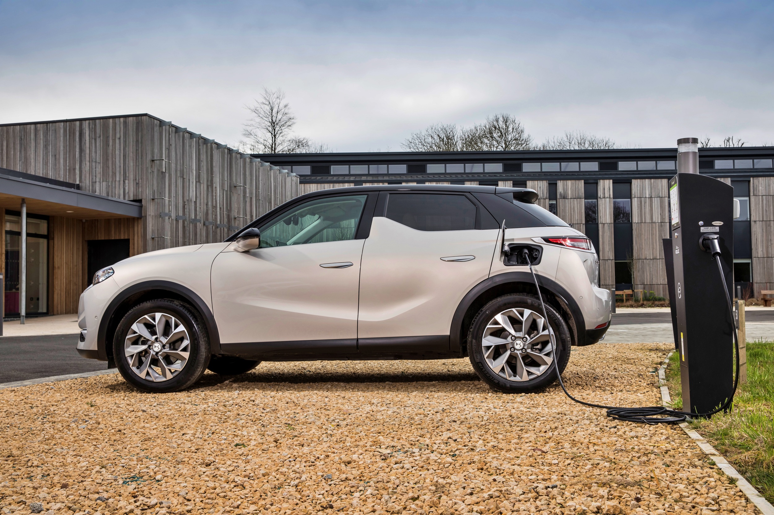 DS 3 CROSSBACK E-TENSE bok