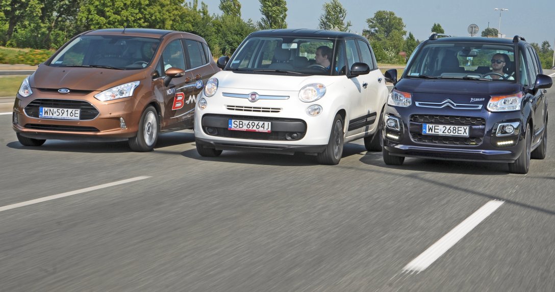 Od lewej Ford B-Max, Fiat 500 L, Citroen C3 Picasso jadące