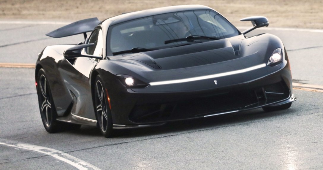 Automobili Pininfarina Battista – na torze, przód