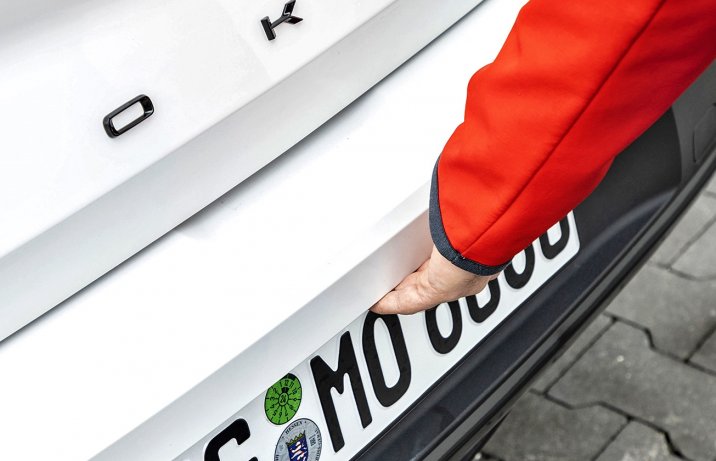 Opel Mokka 1.2 T 130 A8 - przycisk bagażnika