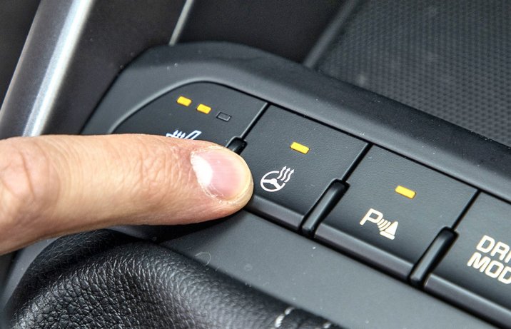 Kia Stonic 1.0 T-GDi MHEV 6iMT - przyciski