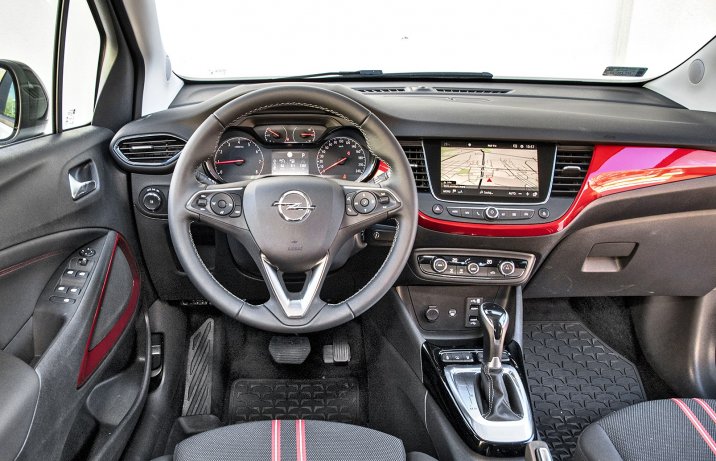 Opel Crossland 1.2 Turbo 130 - deska rozdzielcza
