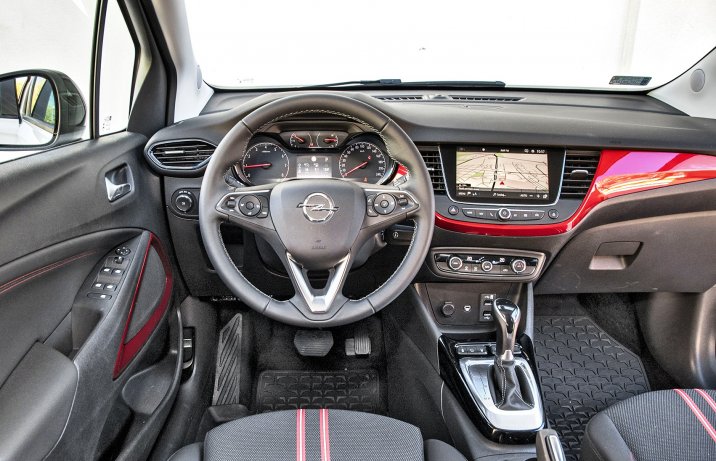 Opel Crossland 1.2 Turbo 130 – deska rozdzielcza