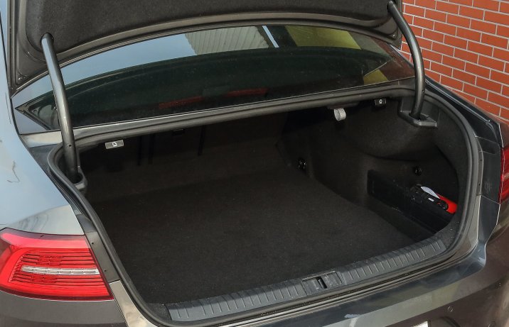 Volkswagen Passat (B8) 1.8 TSI – bagażnik