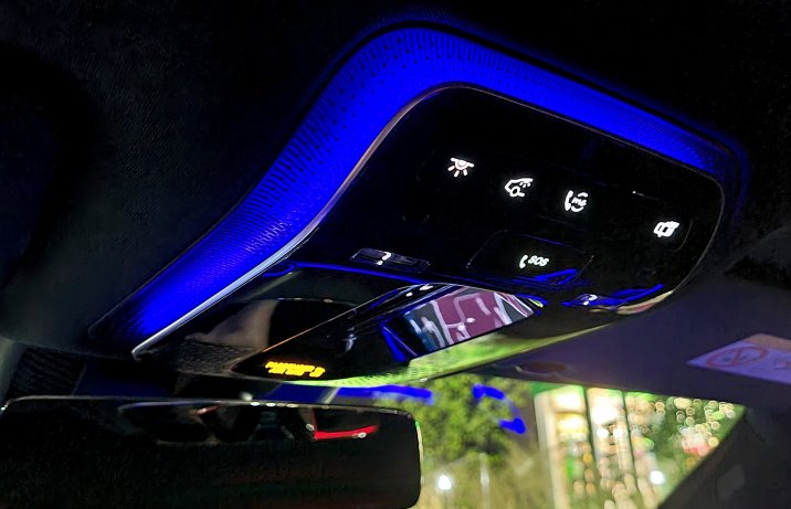 2021 Mercedes C 220 d - panel