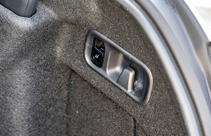 2021 Mercedes C 220 d - wieszak