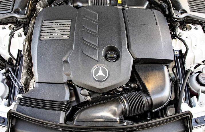 2021 Mercedes C 220 d - silnik